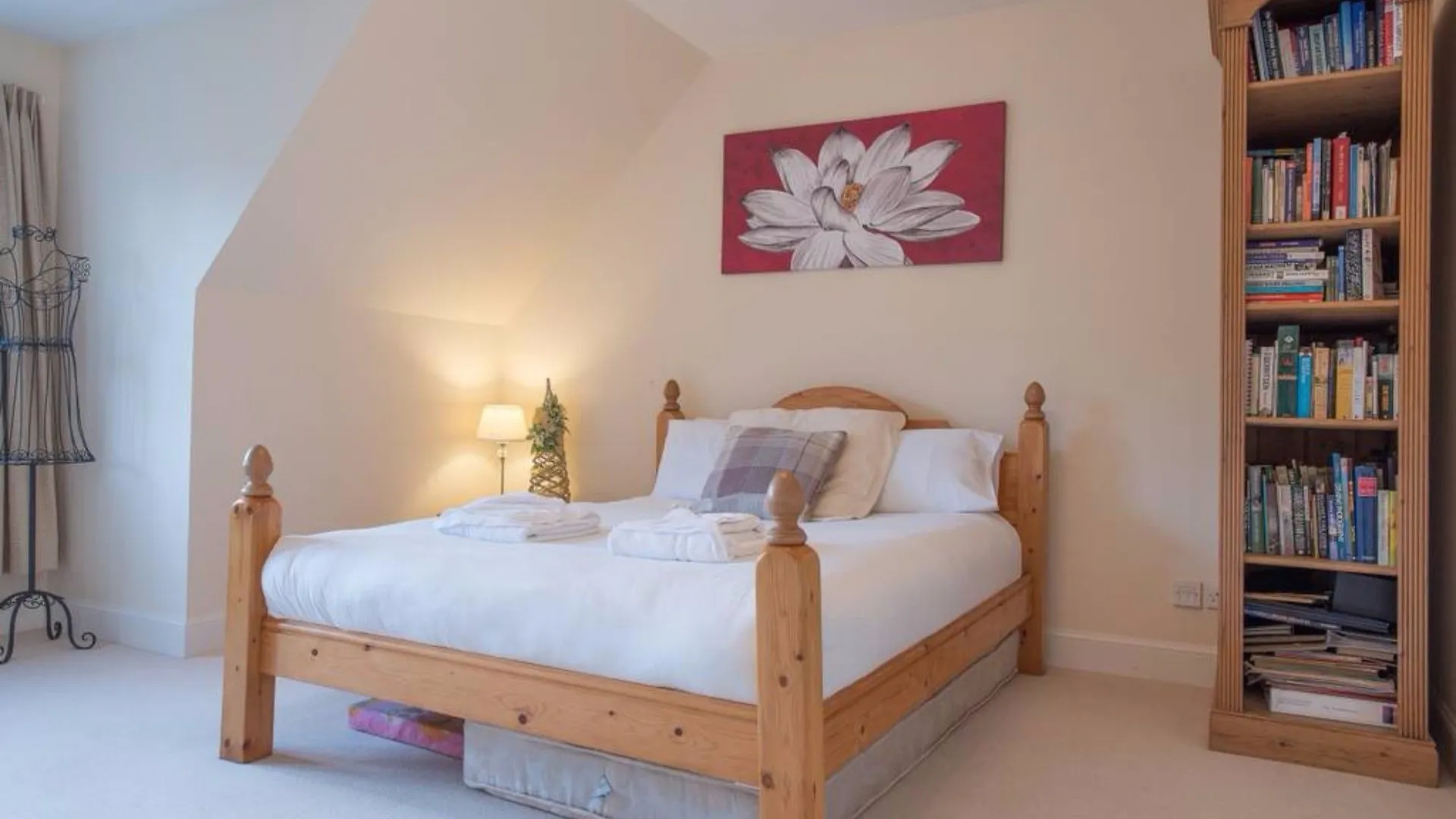 5 Bedroom House With Free Parking Edinburgh